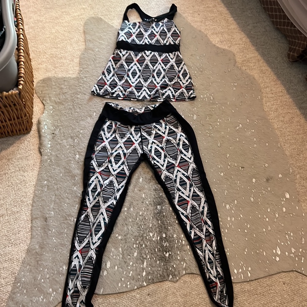 Set - Picture 3 of 3